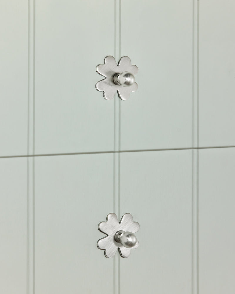 Clover Backplate, Brushed Nickel